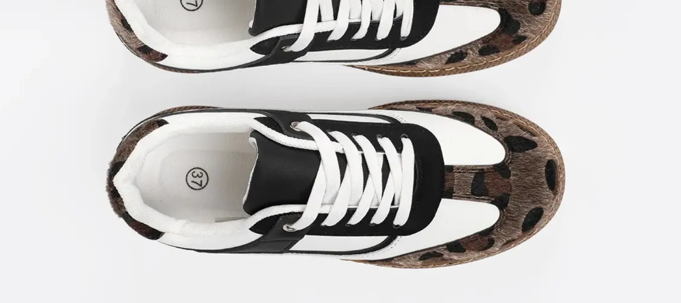 Modne sneakersy z motywem panterki