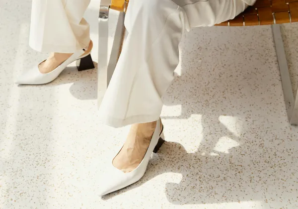 Lookbook biurowy: jak nosić czółenka do pracy