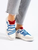 Buty sportowe  z niebieskimi sznurówkami