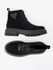 Czarne sznurowane botki z błyszczącym sercem