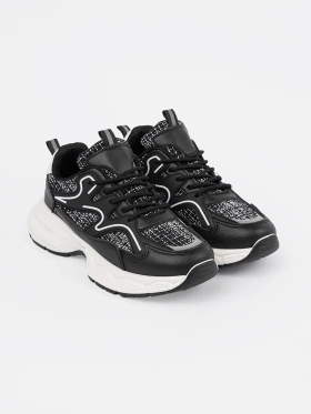 Czarne sneakersy damskie z ozdobnymi wstawkami