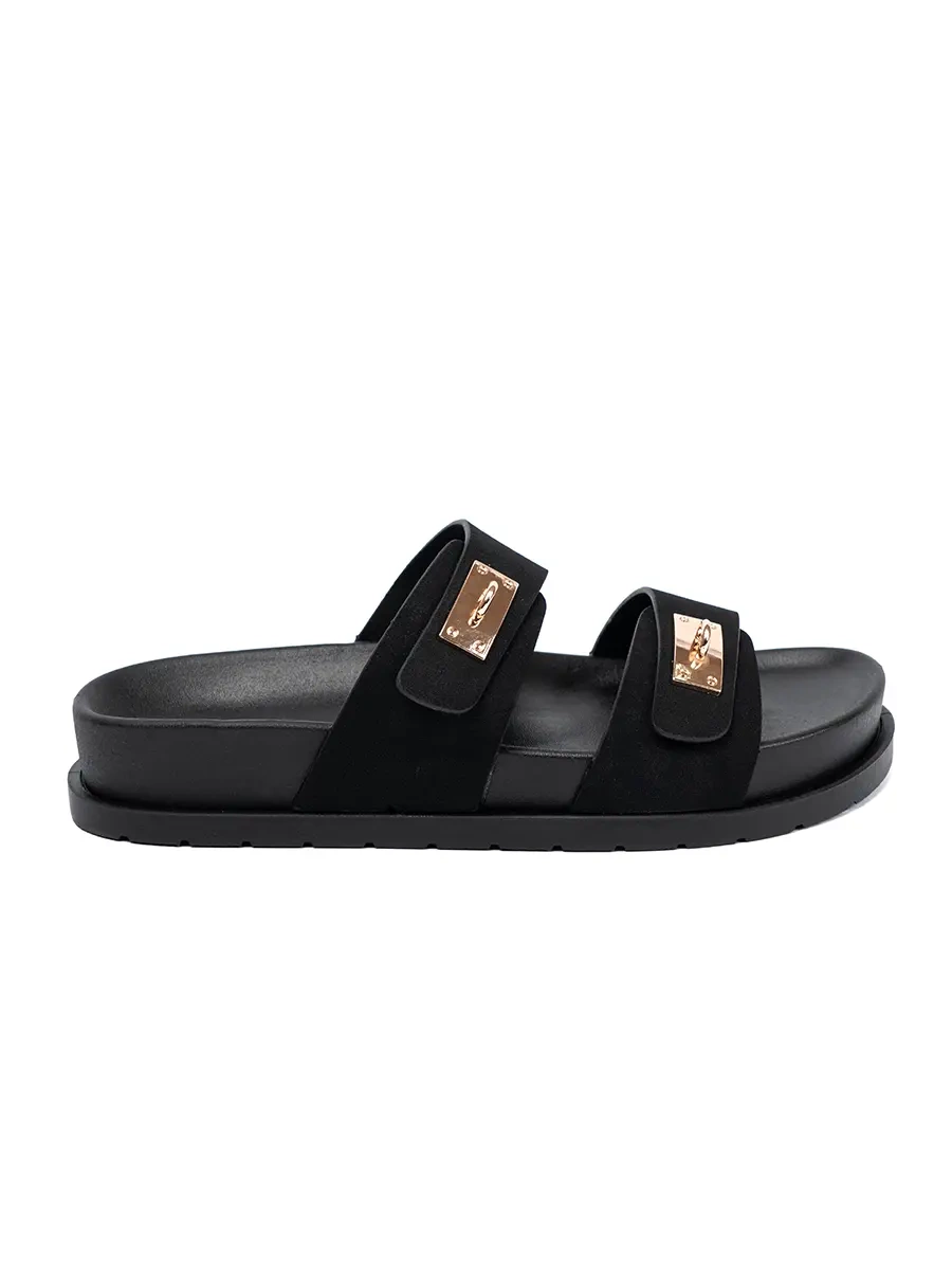 Klapki na platformie ze złotymi detalami