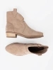 Beżowe botki kowbojki zamszowe