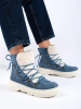 Blue snow boots with faux fur lining