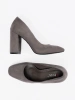 Suede Pumps on Column Heel in Grey