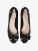 Black pumps with a bow on a pillar heel