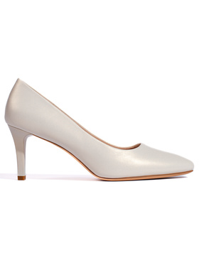 Elegant White Stiletto Pumps by Sergio Leone