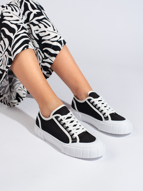 Comfortable Black Sneakers