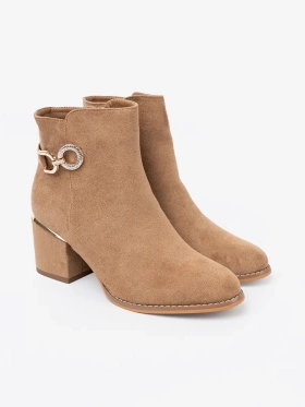 Stylish ankle boots in light brown with a gold detail