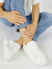 Białe trampki damskie z beżowym elementem