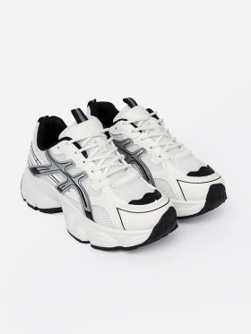 Black and white comfortable mesh sneakers
