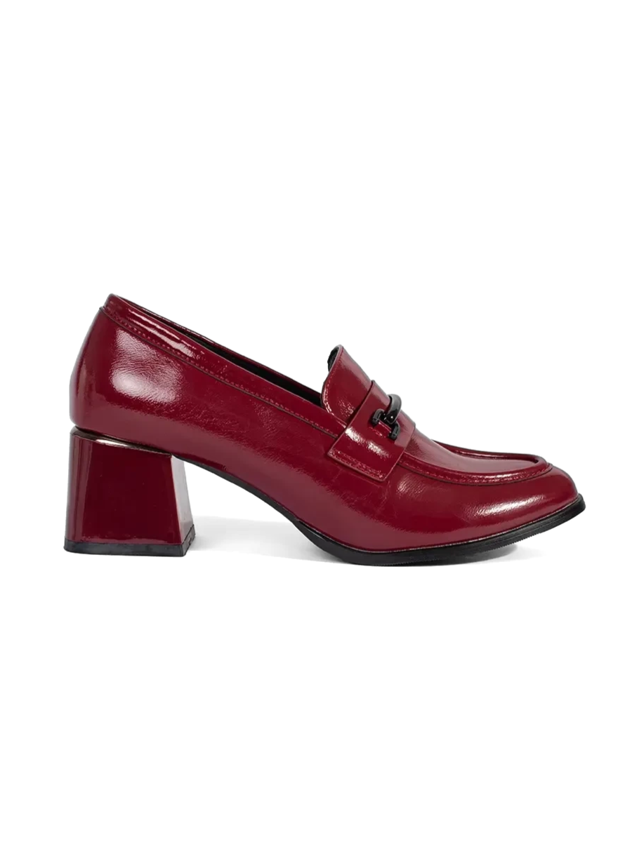 Chic Burgundy Loafers with Heel